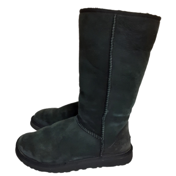 UGG Shoes - UGG classic tall black boots, size 8, sheepskin